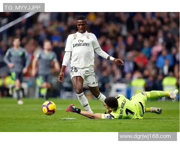 维尼修斯如何引领现代足球边锋战术的演变与创新